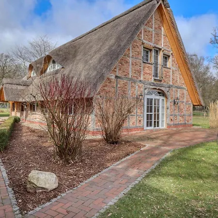 3 Bedroom Stunning In Sittensen Kalbe Holiday home